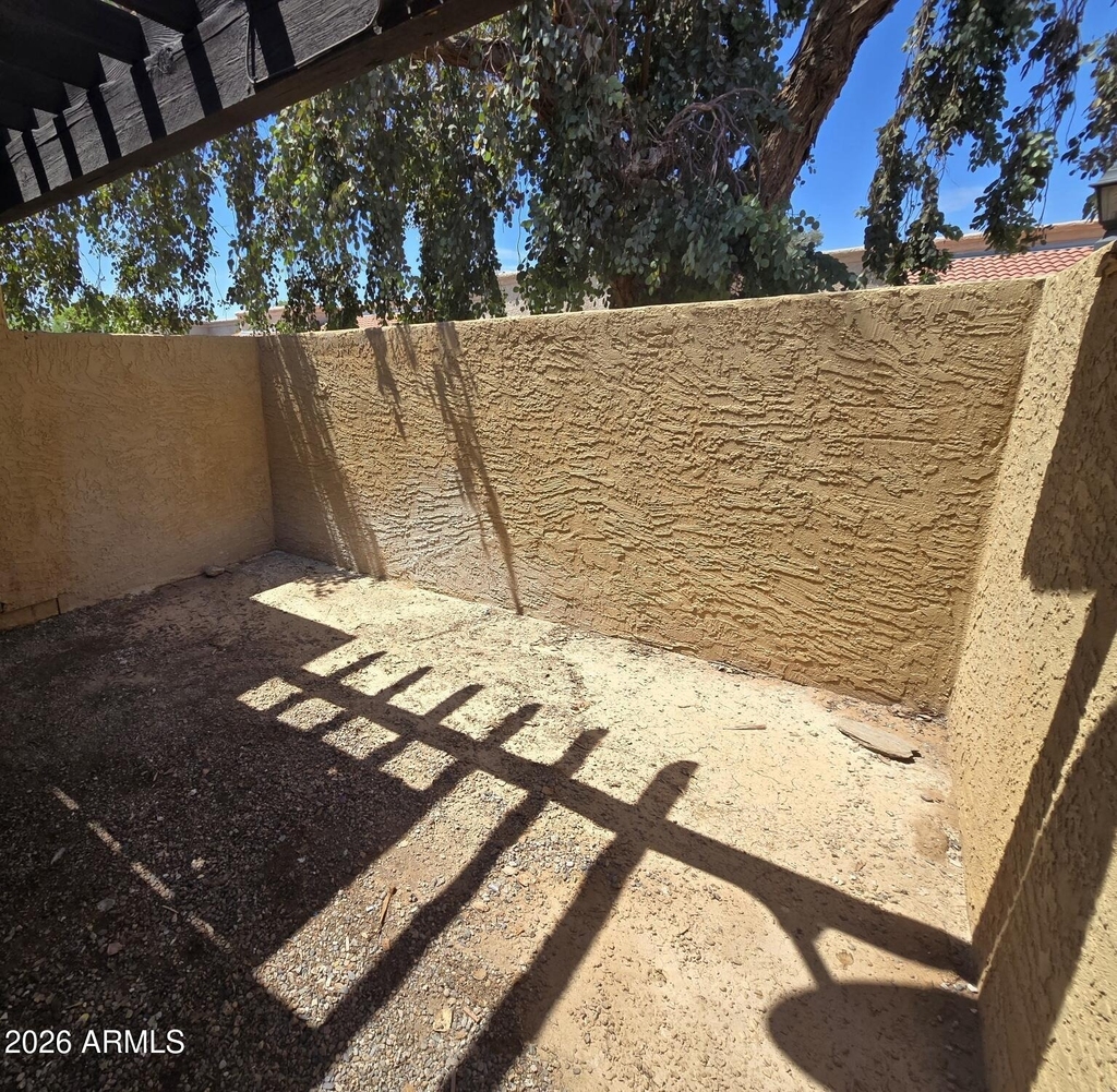 715 N Arrowhead Drive - Photo 3
