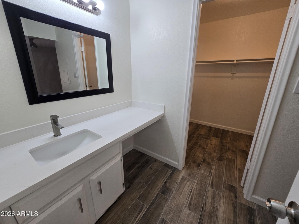715 N Arrowhead Drive - Photo 11