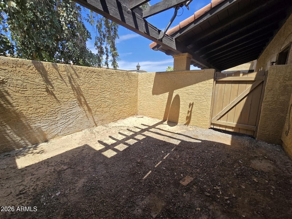 715 N Arrowhead Drive - Photo 4