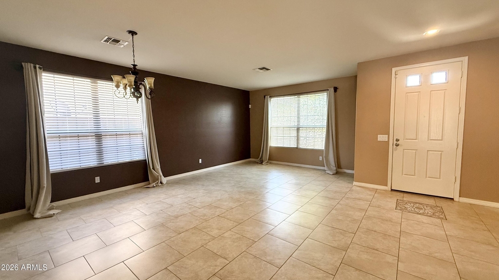 2714 E Birchwood Place - Photo 2