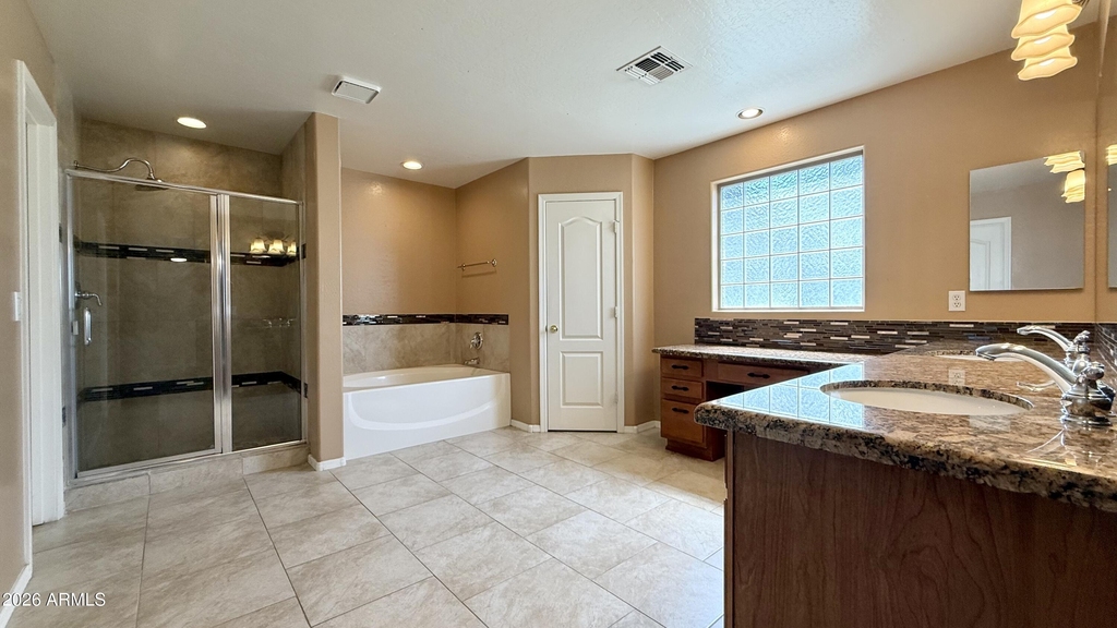 2714 E Birchwood Place - Photo 11