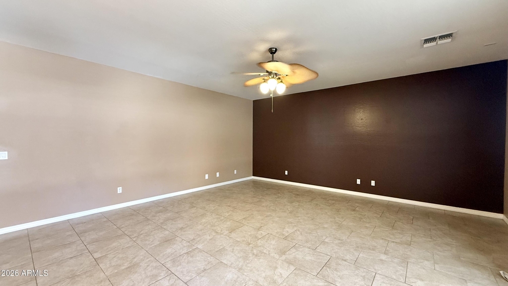 2714 E Birchwood Place - Photo 3