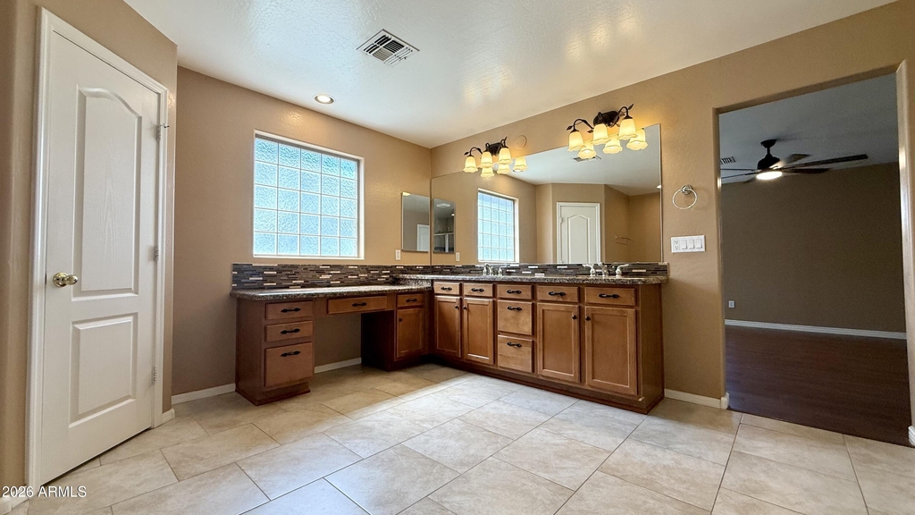 2714 E Birchwood Place - Photo 10