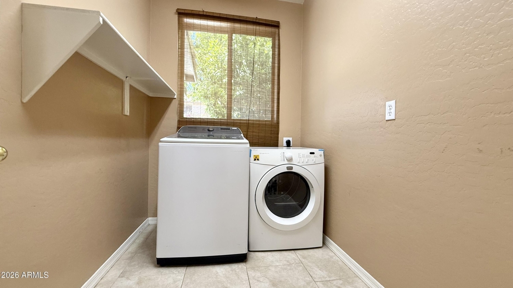 2714 E Birchwood Place - Photo 16