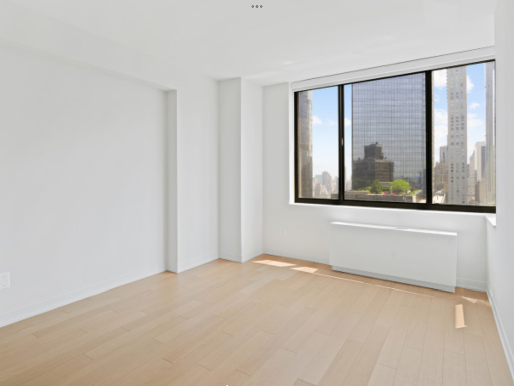 407 Park Avenue South - Photo 1