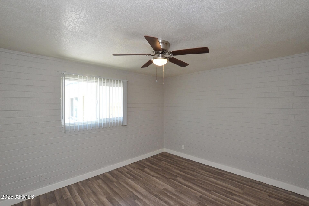6044 N 21st Avenue - Photo 11