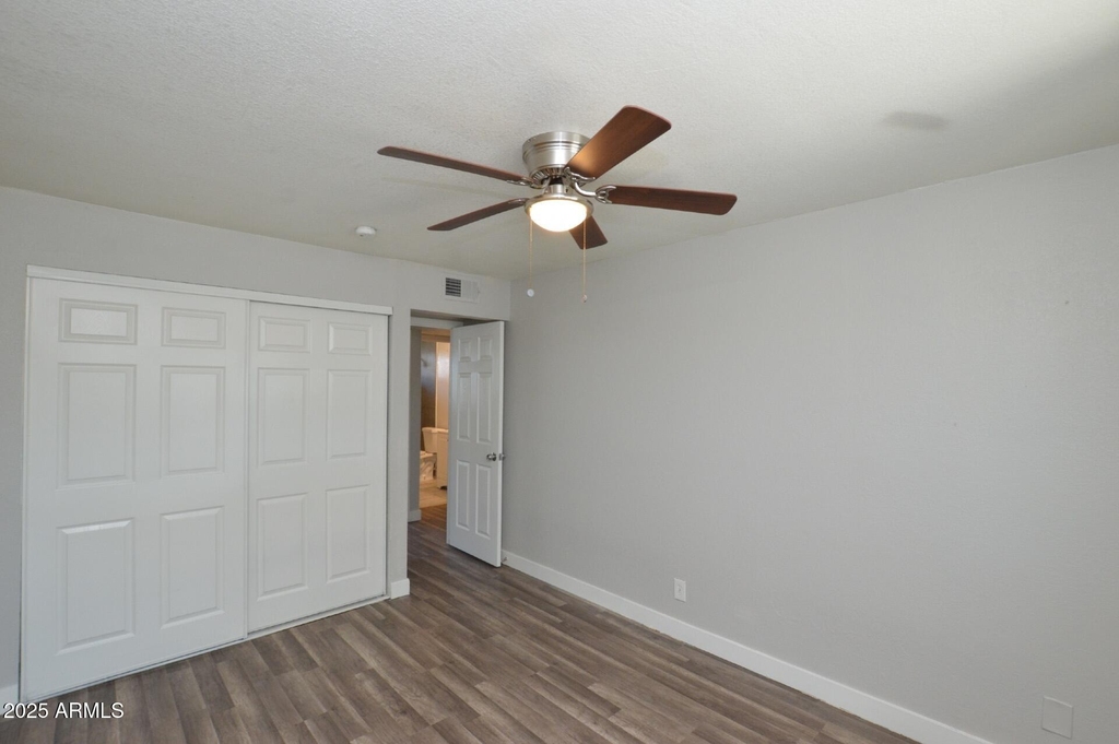 6044 N 21st Avenue - Photo 8