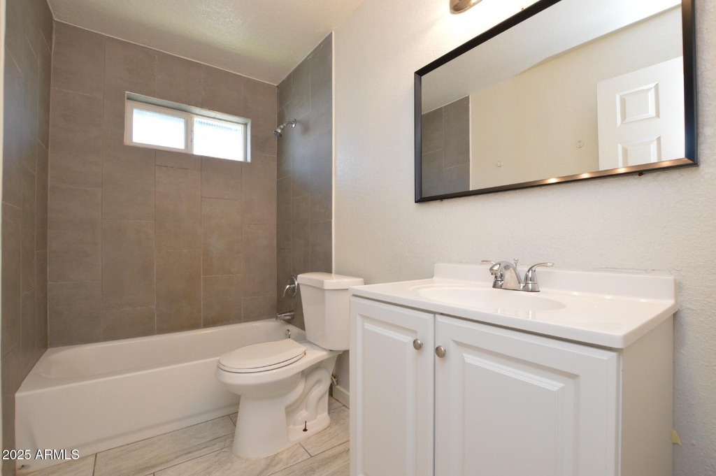 6044 N 21st Avenue - Photo 13