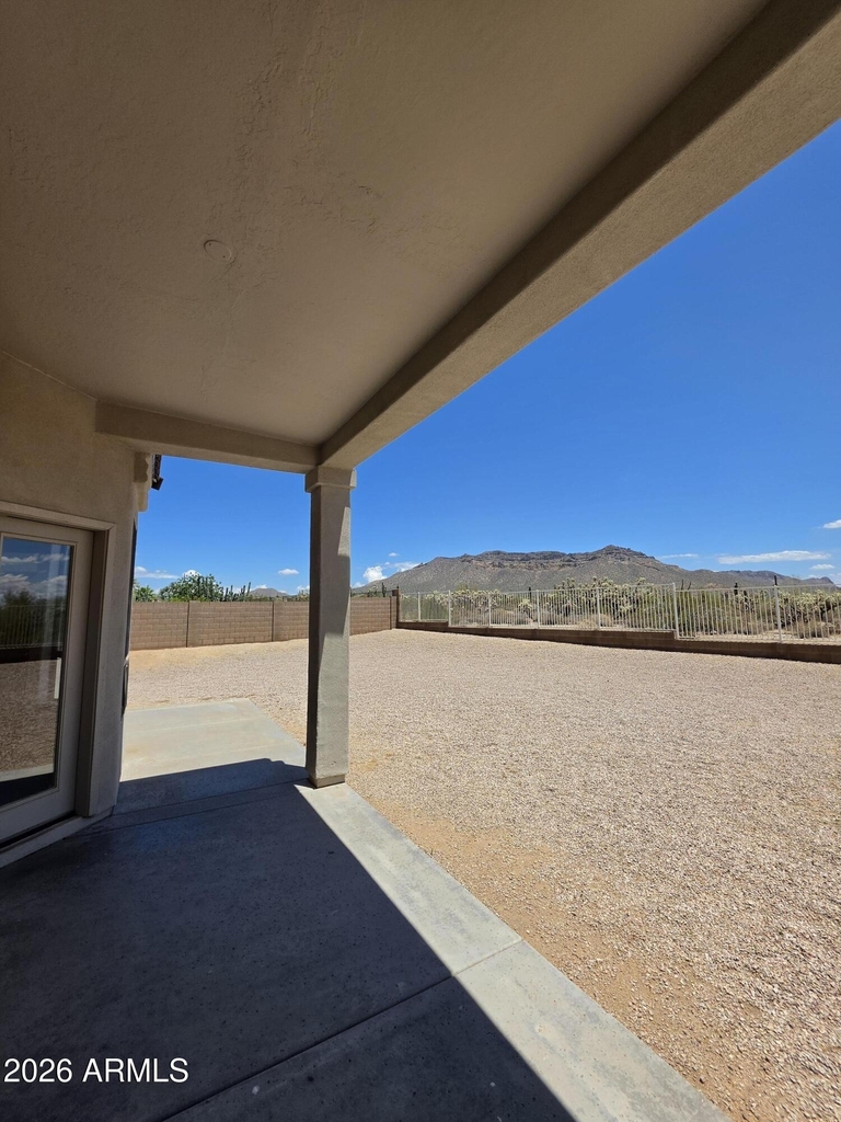 2653 N Travis -- - Photo 48