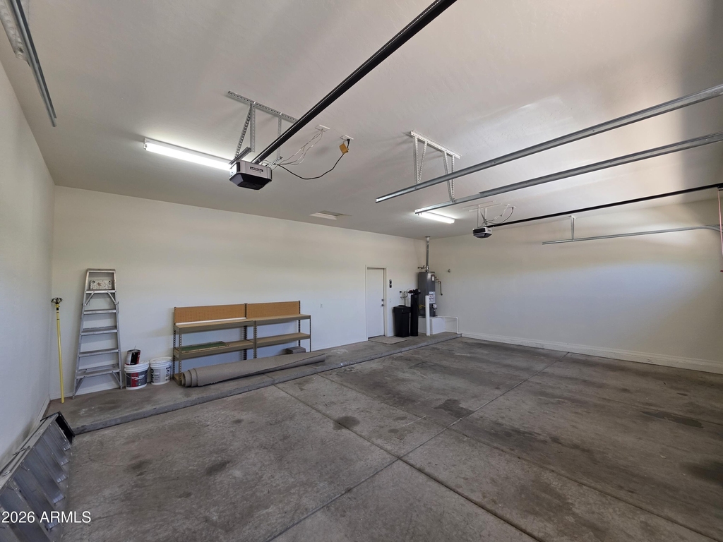 2653 N Travis -- - Photo 61