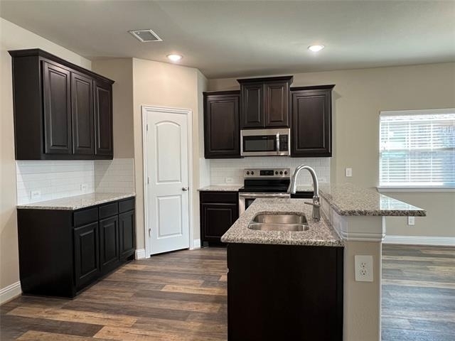 639 Comal Drive - Photo 2