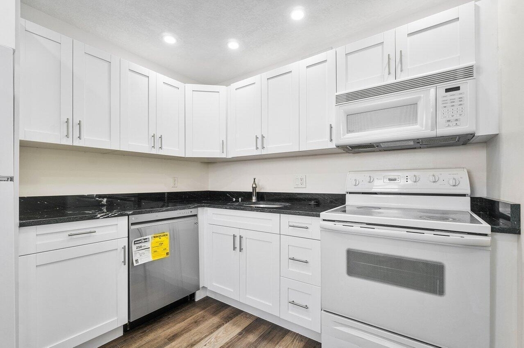2615 Ne 1st Court - Photo 5