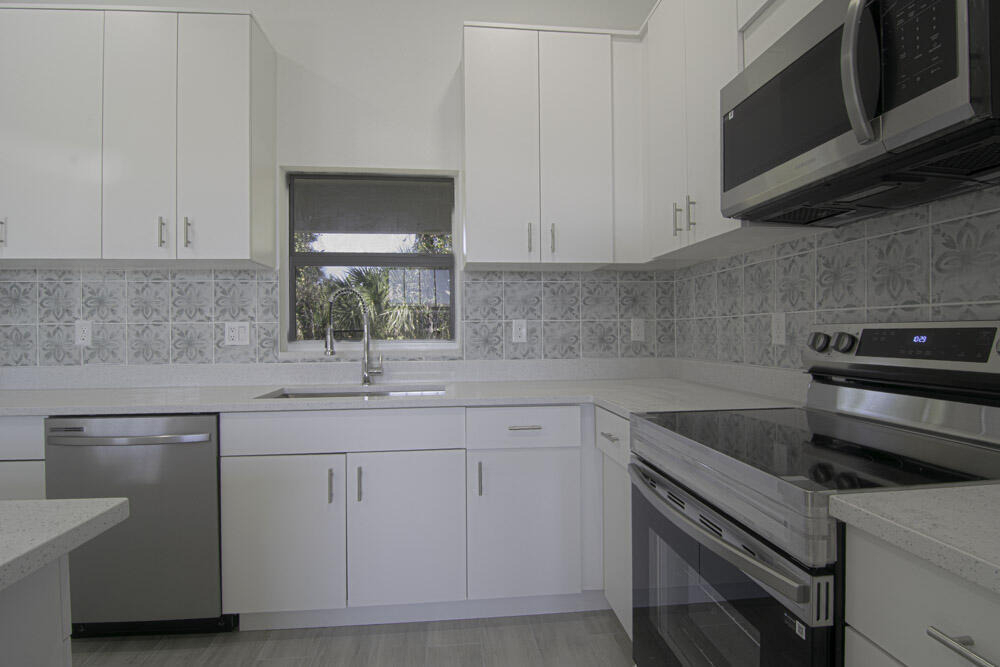 10654 Washington Road - Photo 7