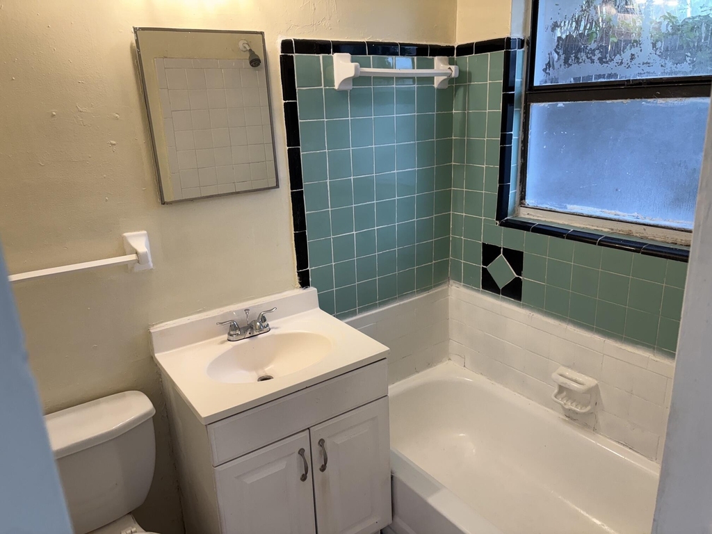 905 19th Street - Photo 3