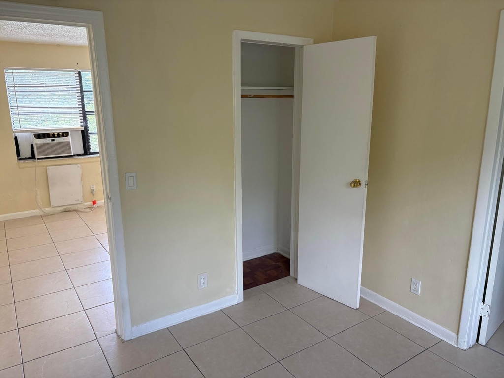 905 19th Street - Photo 4