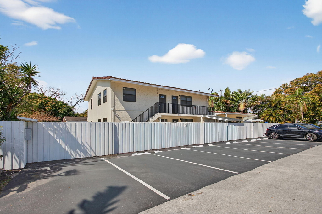 1501 Ne 7th Avenue - Photo 3