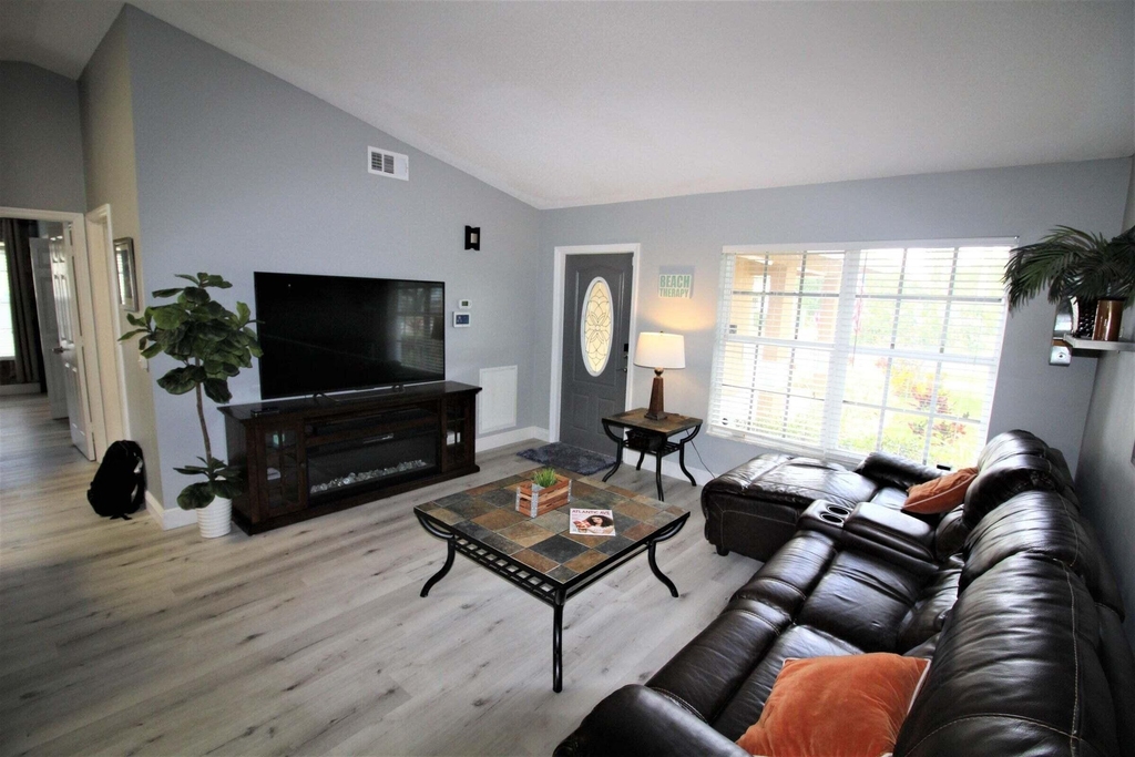 147 Nw 10th Avenue - Photo 8