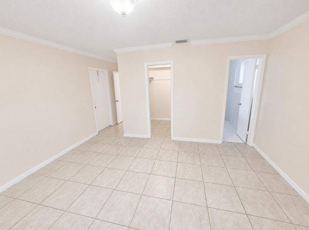 3615 Polk Street - Photo 2