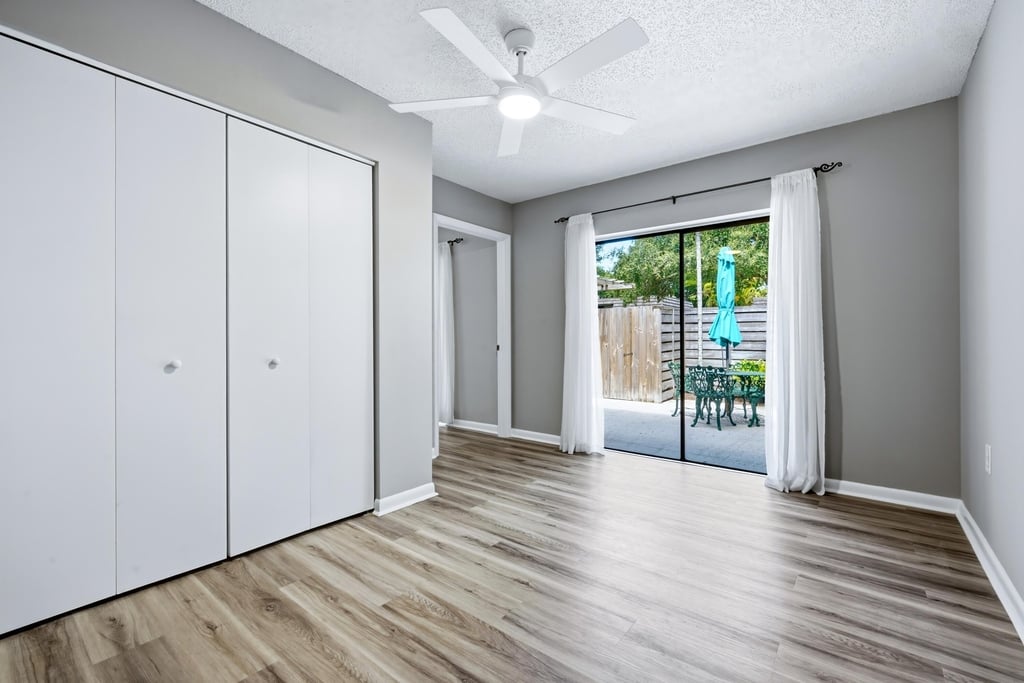 605 6th Terrace - Photo 7