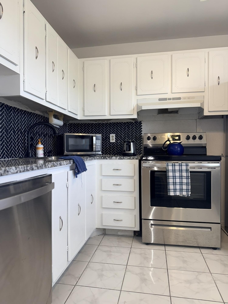 2601 Ne 3rd Court - Photo 4