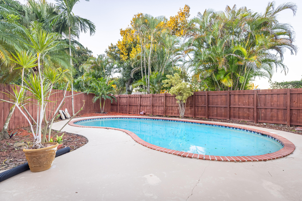 7860 Stanway Place W - Photo 28