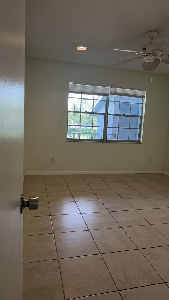 905 Southridge Road - Photo 5