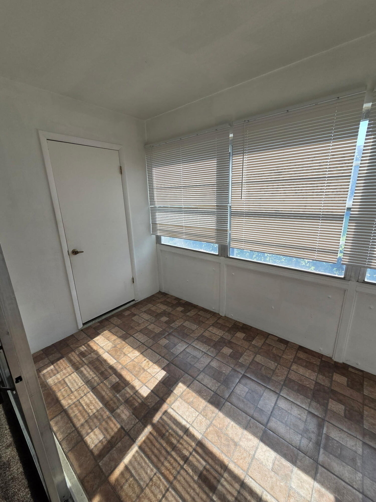 2302 Sunrise Boulevard - Photo 7