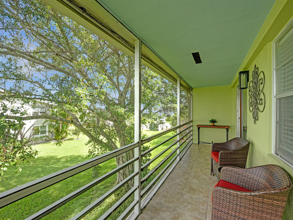 232 Farnham J - Photo 15