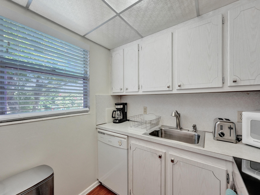 232 Farnham J - Photo 24