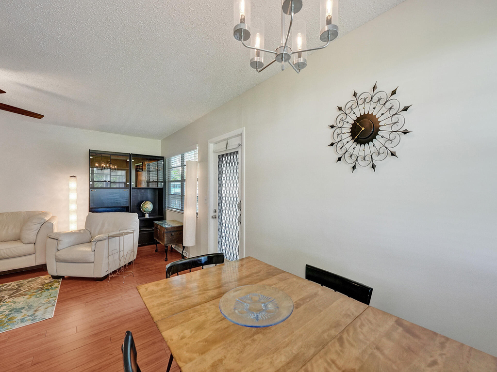 232 Farnham J - Photo 5