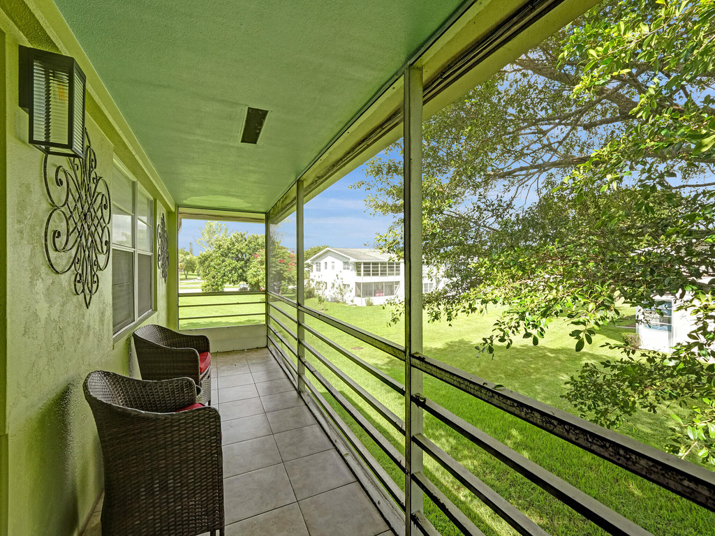 232 Farnham J - Photo 16