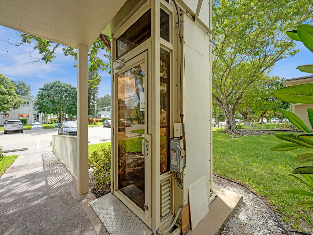 232 Farnham J - Photo 30