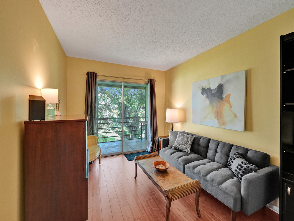 232 Farnham J - Photo 13