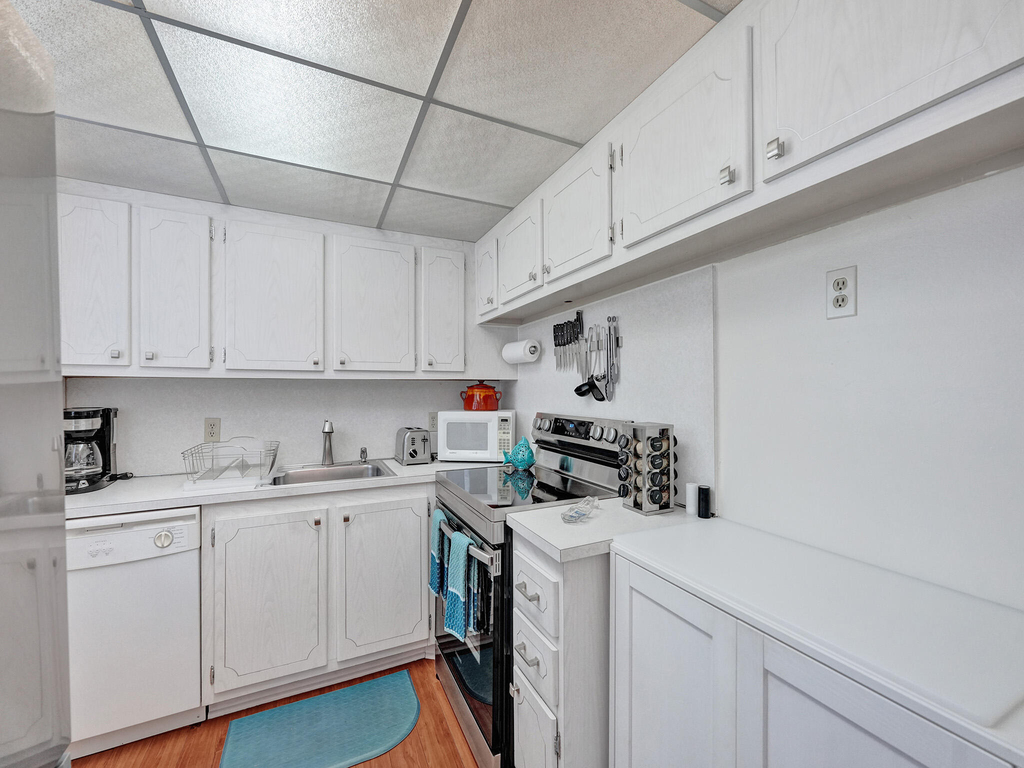 232 Farnham J - Photo 25