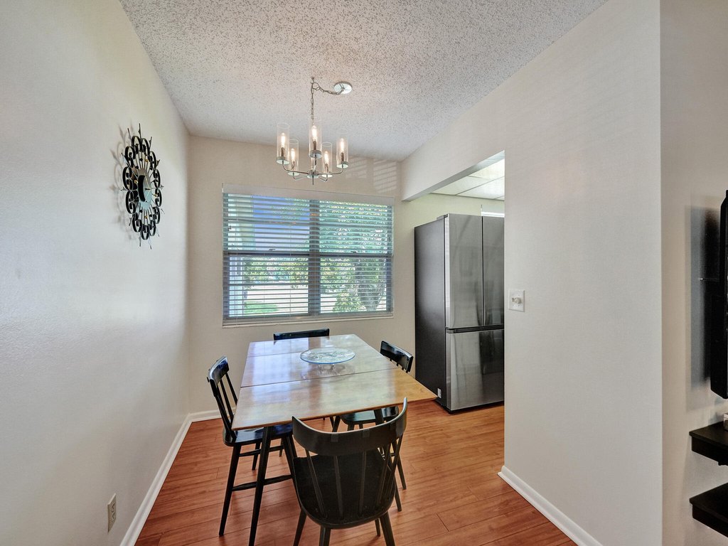232 Farnham J - Photo 7