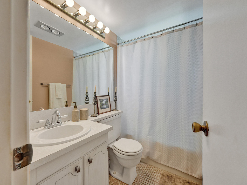 232 Farnham J - Photo 22