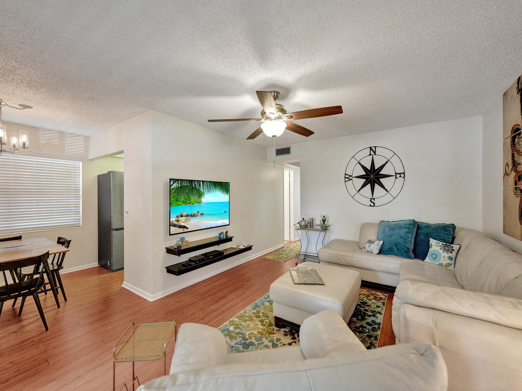 232 Farnham J - Photo 8