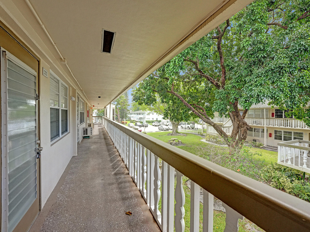 232 Farnham J - Photo 27