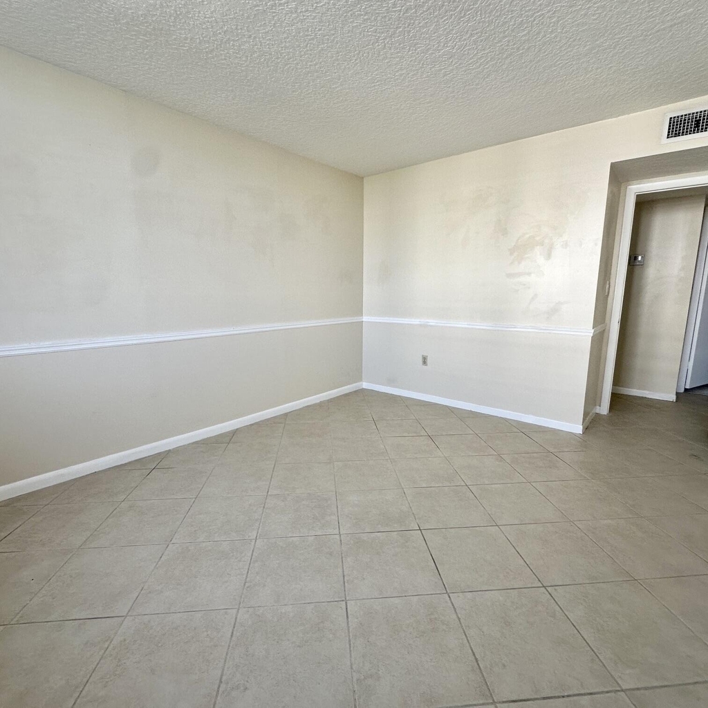 2851 Ne 183rd Street - Photo 7