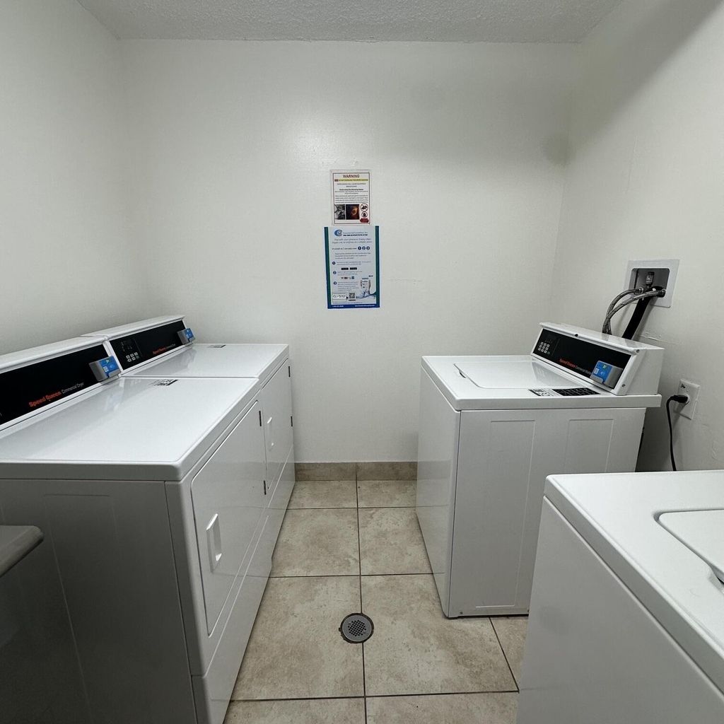 2851 Ne 183rd Street - Photo 11