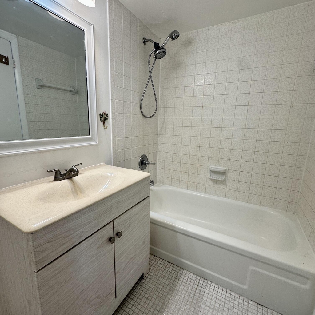 2851 Ne 183rd Street - Photo 8