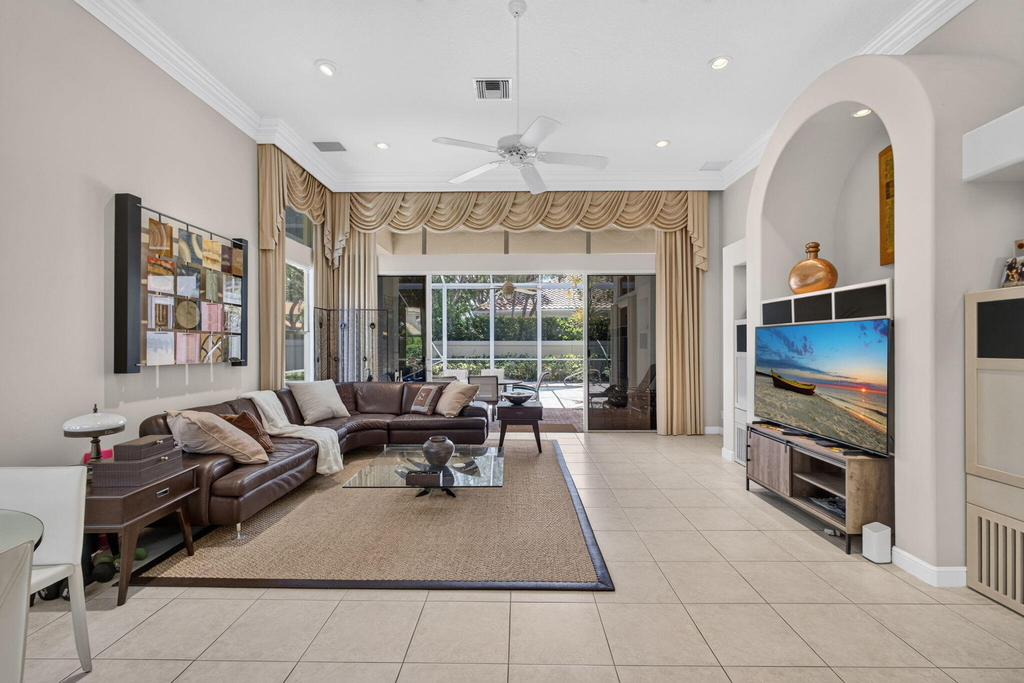 1048 Diamond Head Way - Photo 13