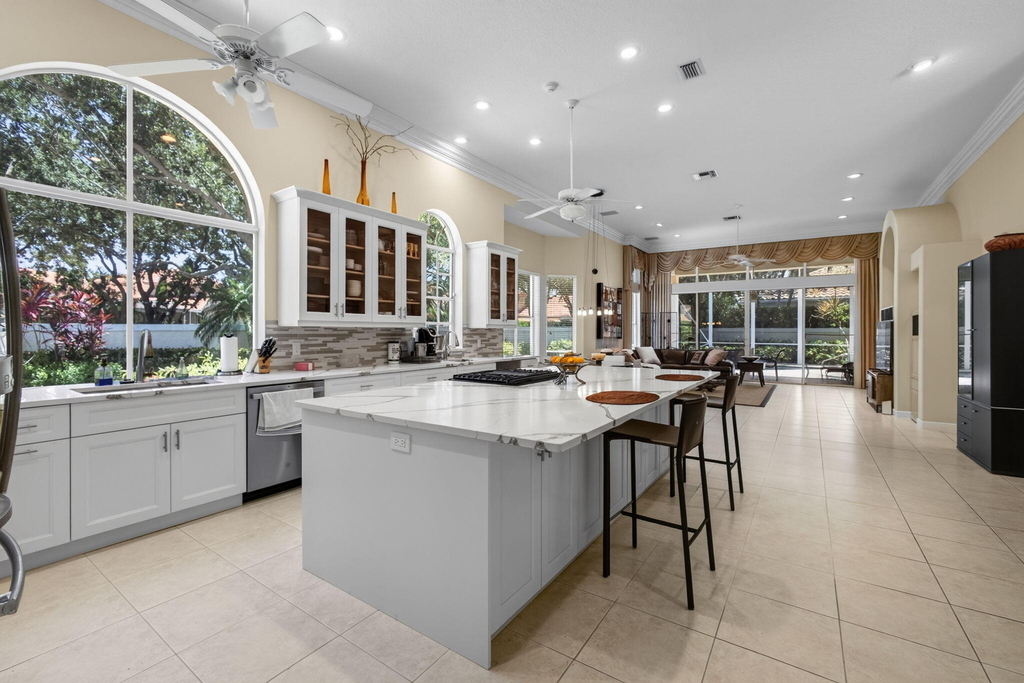 1048 Diamond Head Way - Photo 7