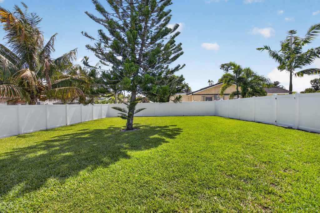 135 Se 28th Court - Photo 51