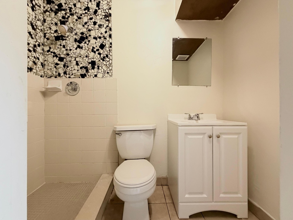 735 46th Street - Photo 2