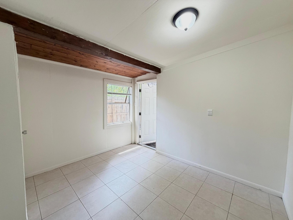 735 46th Street - Photo 10