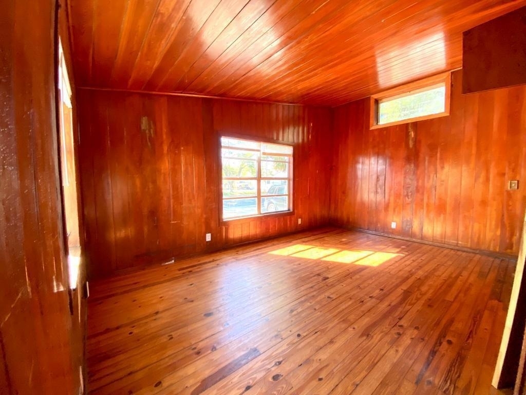 735 46th Street - Photo 3