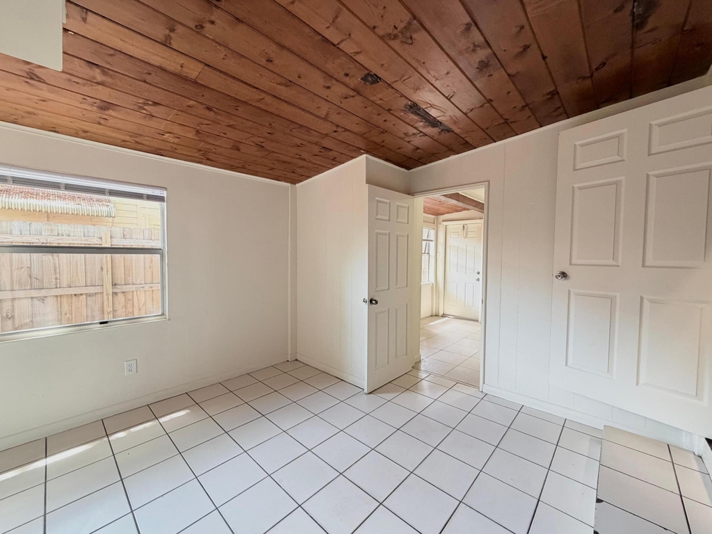 735 46th Street - Photo 8