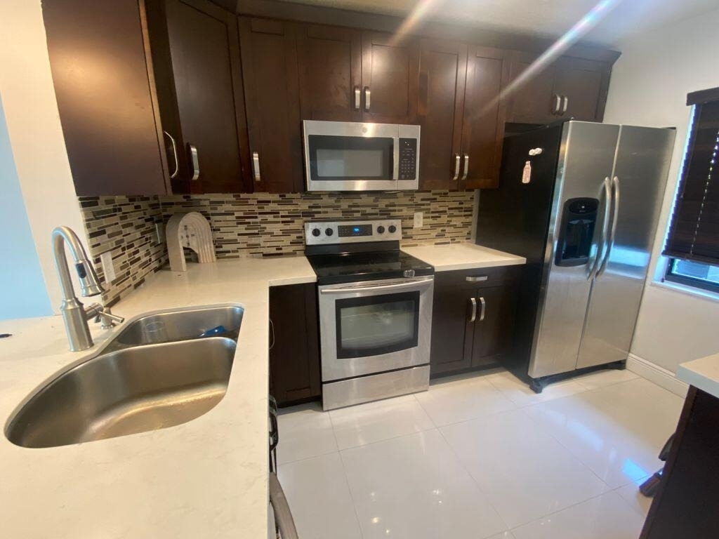 10473 Nw 3rd Street - Photo 2