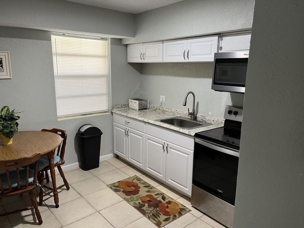 813 9th Avenue N - Photo 5